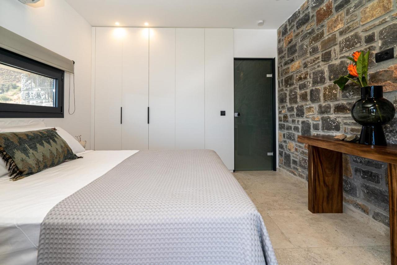 Celine Private Residences Lentas Luaran gambar