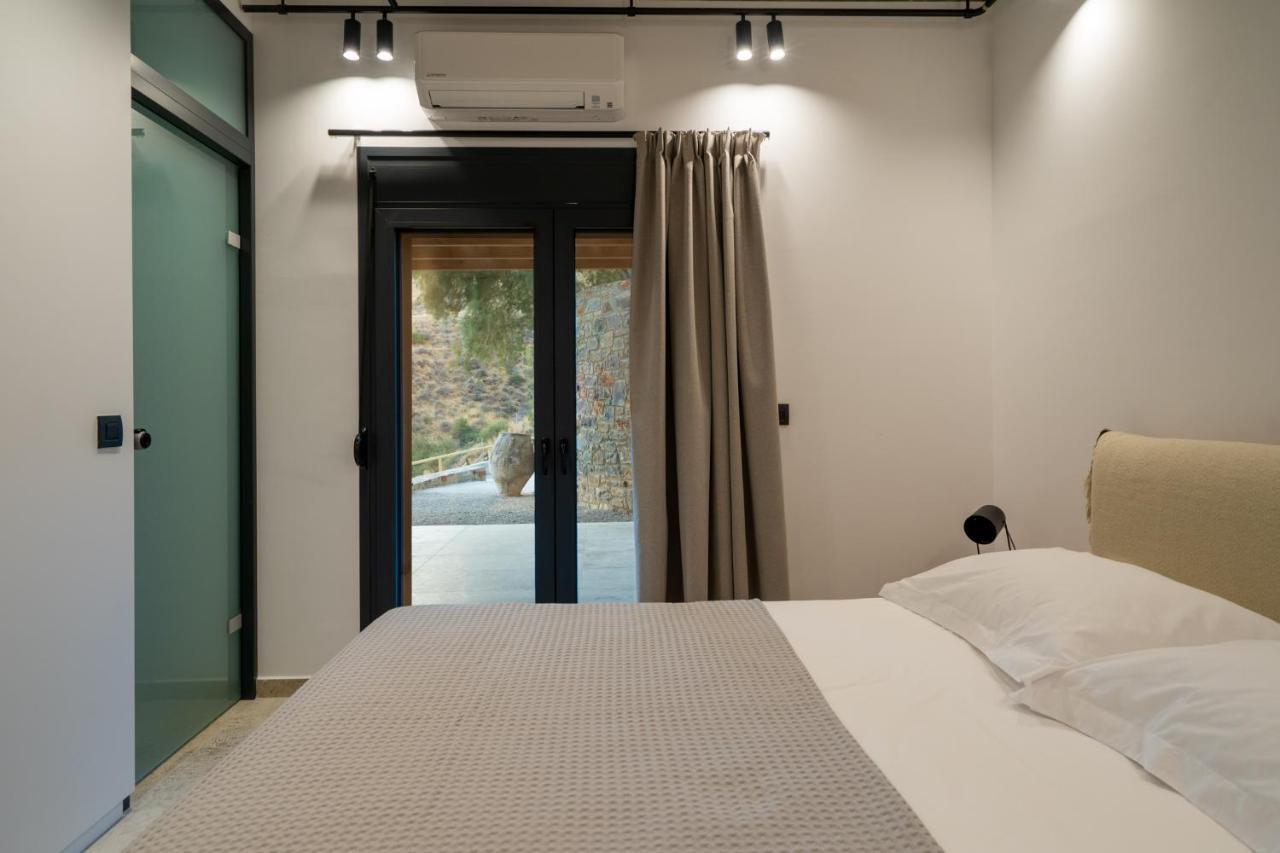 Celine Private Residences Lentas Luaran gambar