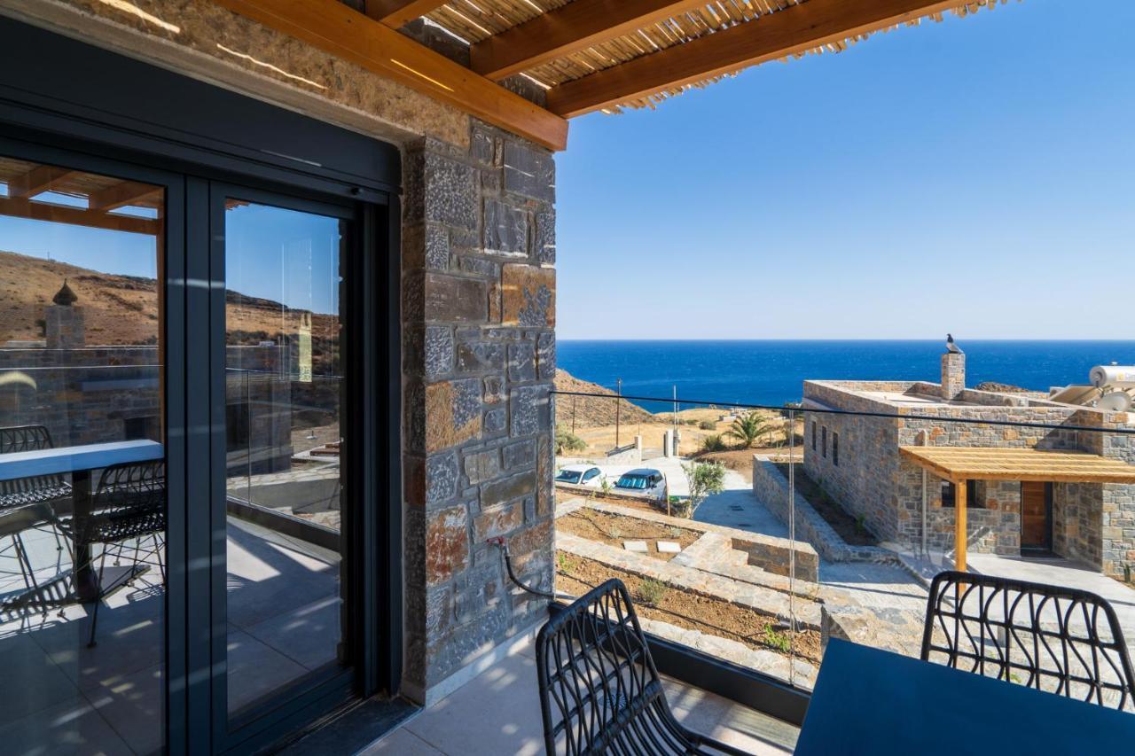 Celine Private Residences Lentas Luaran gambar