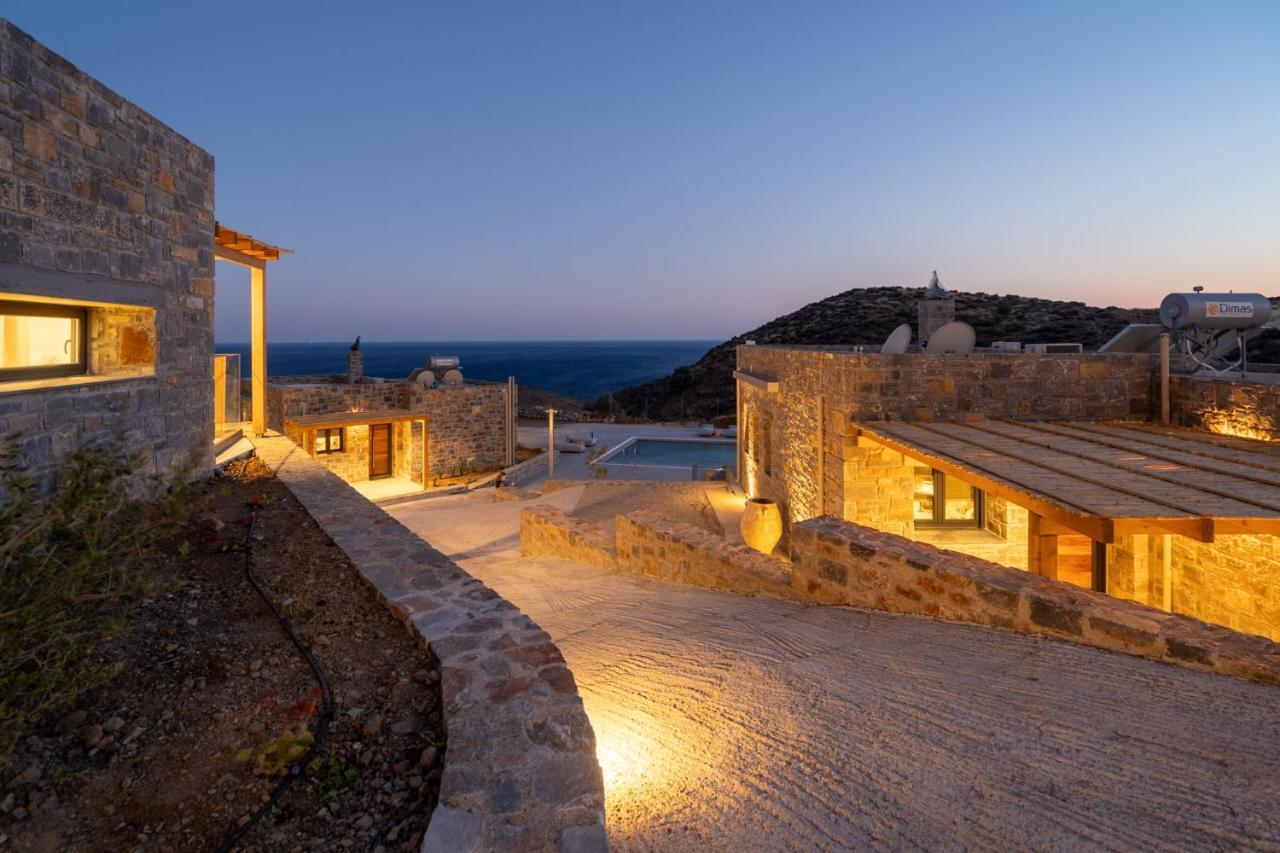 Celine Private Residences Lentas Luaran gambar