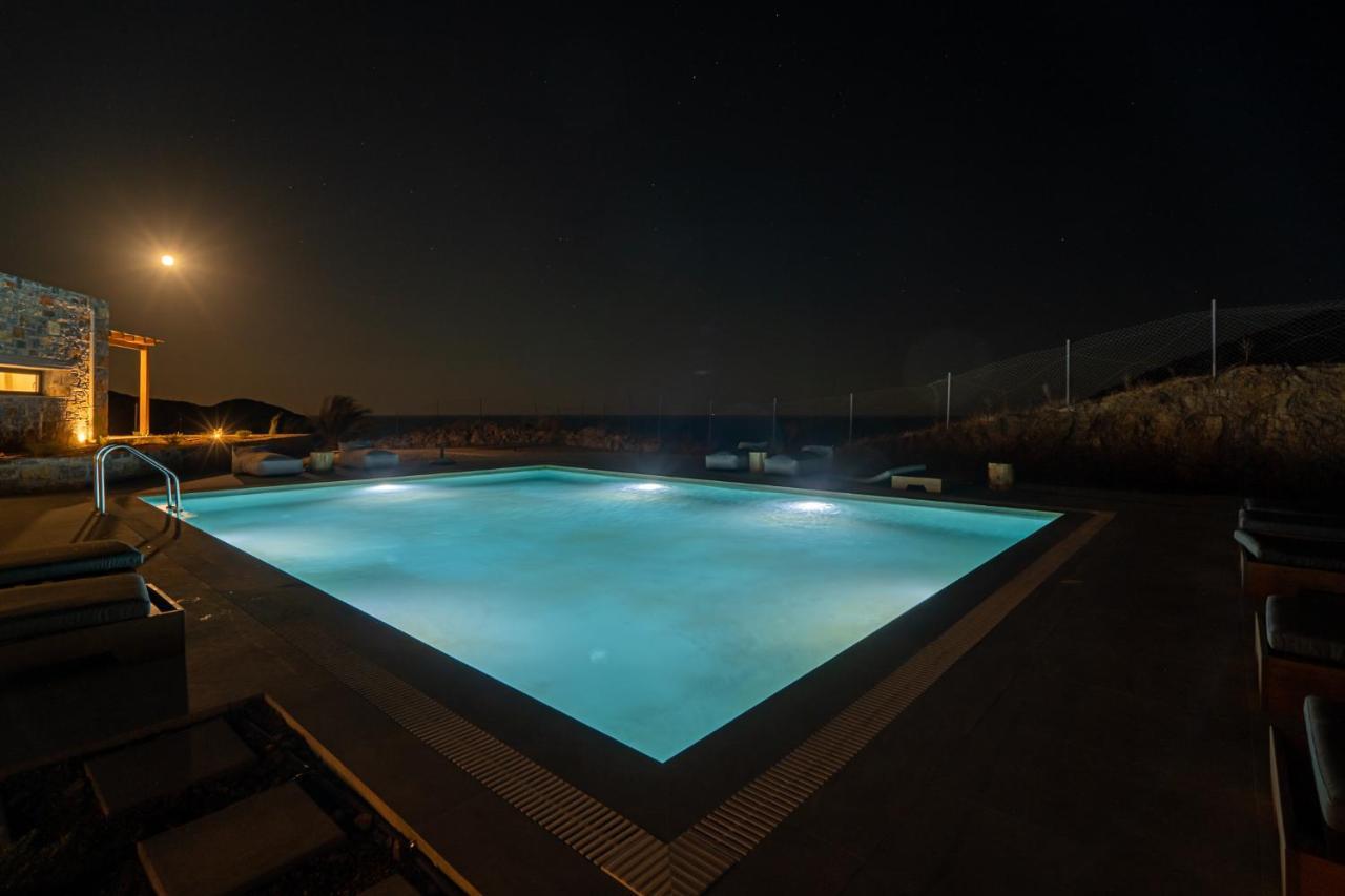 Celine Private Residences Lentas Luaran gambar